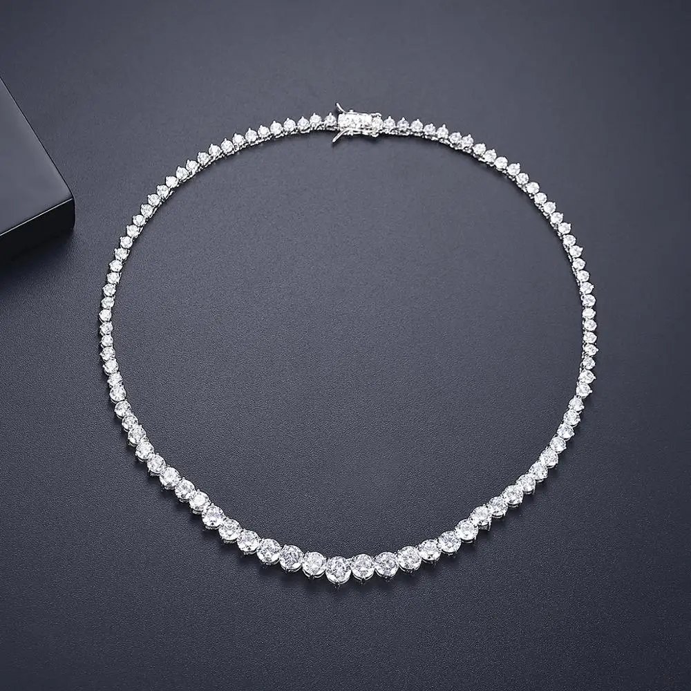 Luxury Designer 7MM Iced Out T - Crystal Choker Necklace recension och pris