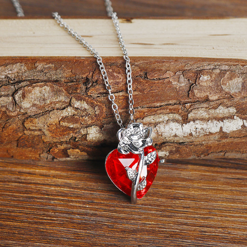 Dark Red Crystal Rose Flower P - Crystal Choker Necklace recension och pris