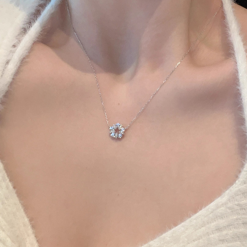 925 Sterling Silver Exquisite  - Crystal Choker Necklace recension och pris